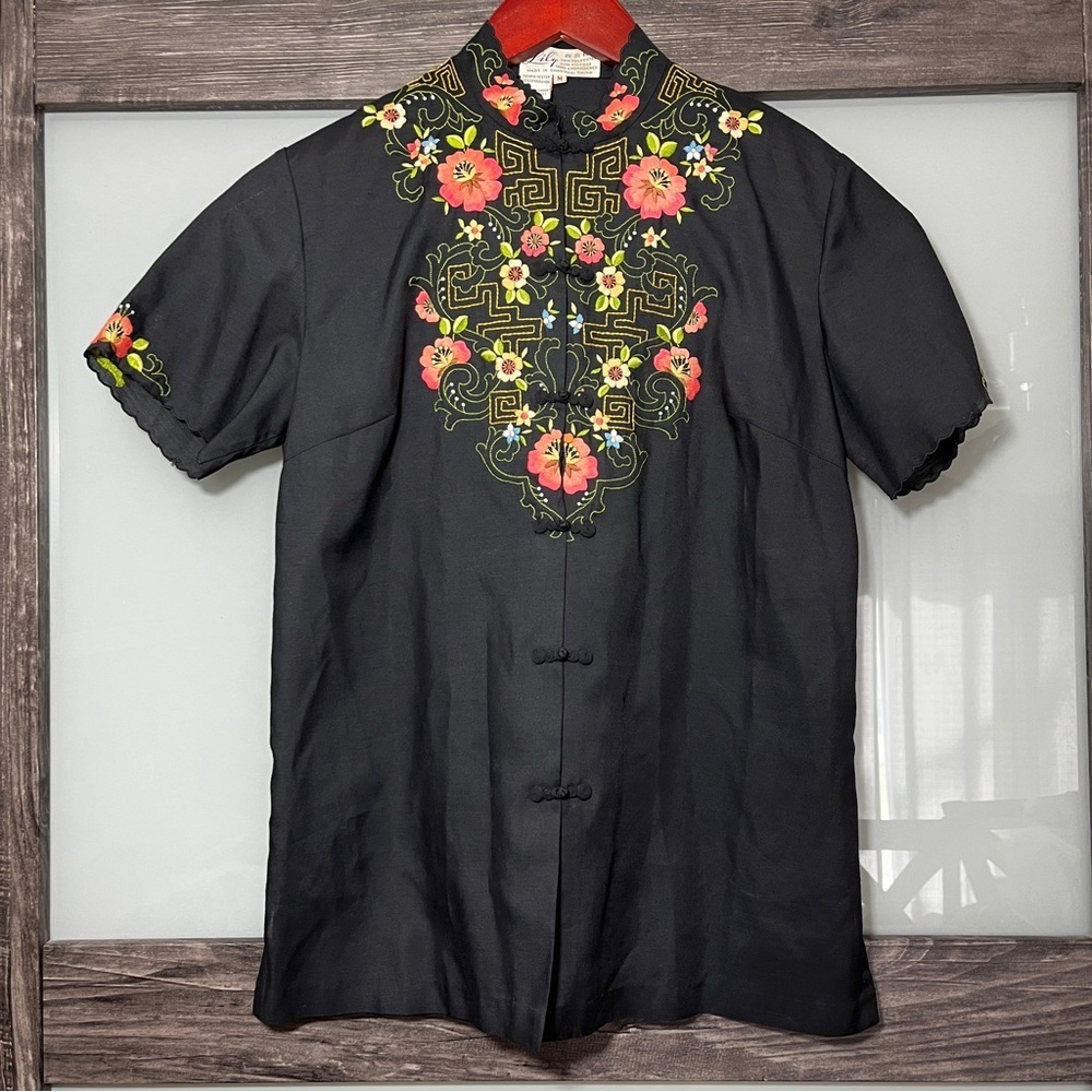 Vintage Lily Kimono Style Black Blouse w/ Hand Embroider Flowers w/ Knot Buttons